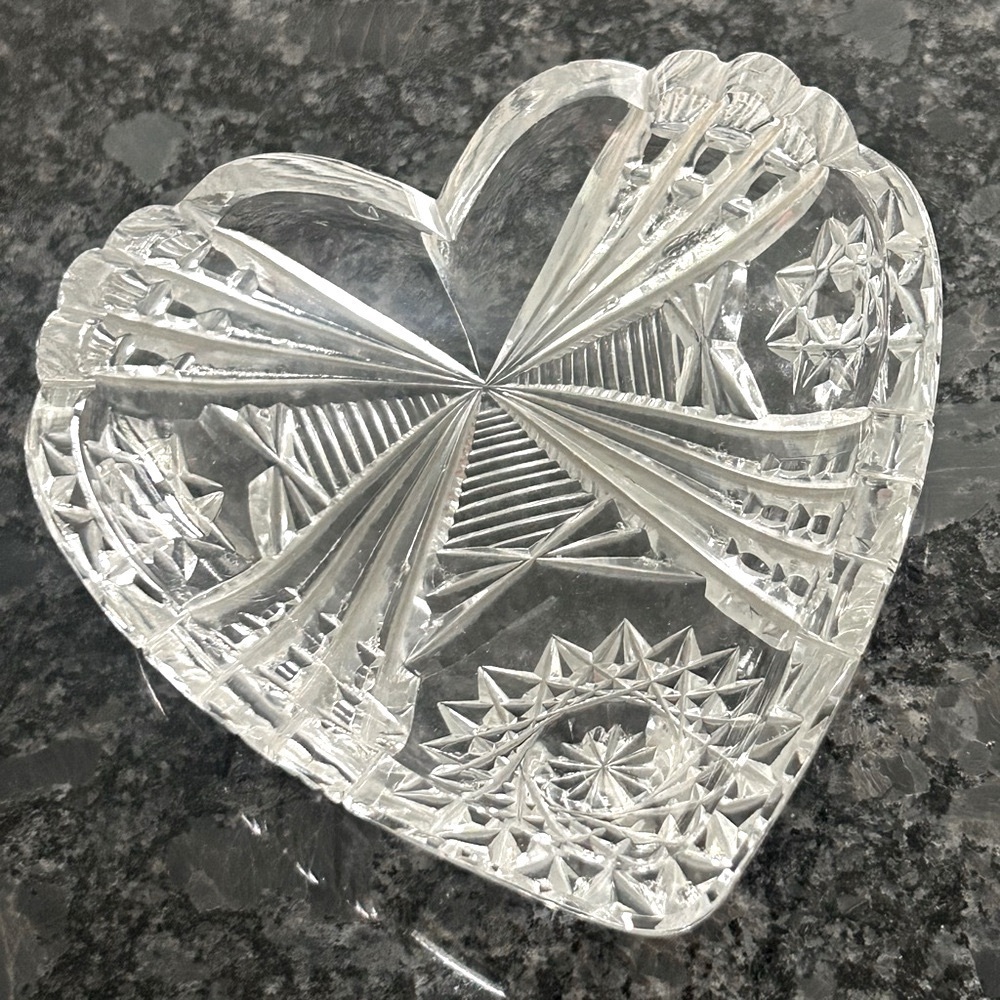 VINTAGE Heart-Shaped Cut crystal Decorative Bowl Trinket tray Ring holder - Picture 5 of 13